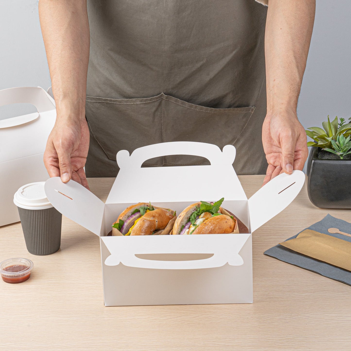 Bio Tek White Paper Gable Box / Take Out Container - Greaseproof - 9 1/2" x 5" x 5" - 25 count box
