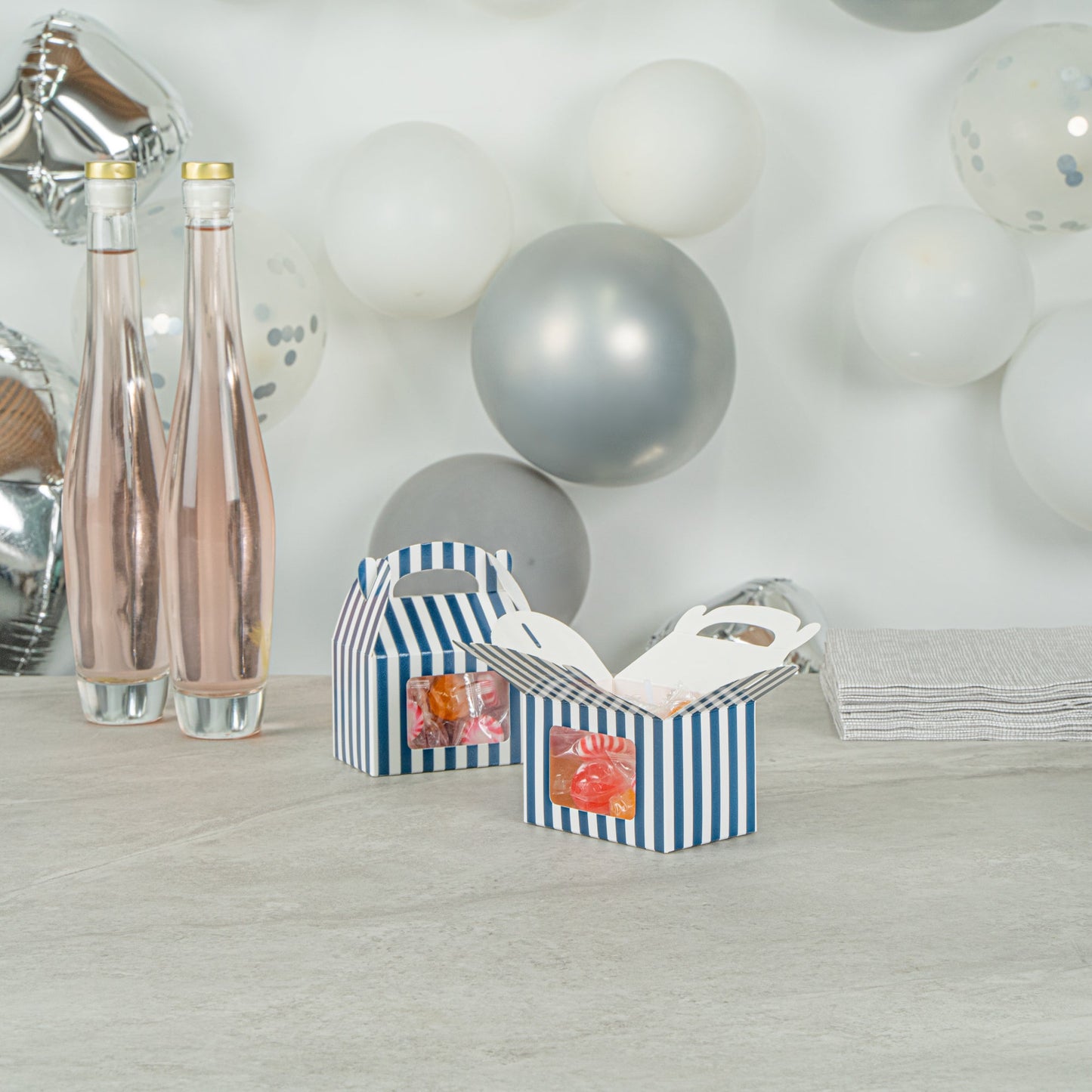 Bio Tek Blue & White Stripe Paper Gable Box / Take Out Container - with Window - 4" x 2 1/2" x 2 1/2" - 100 count box