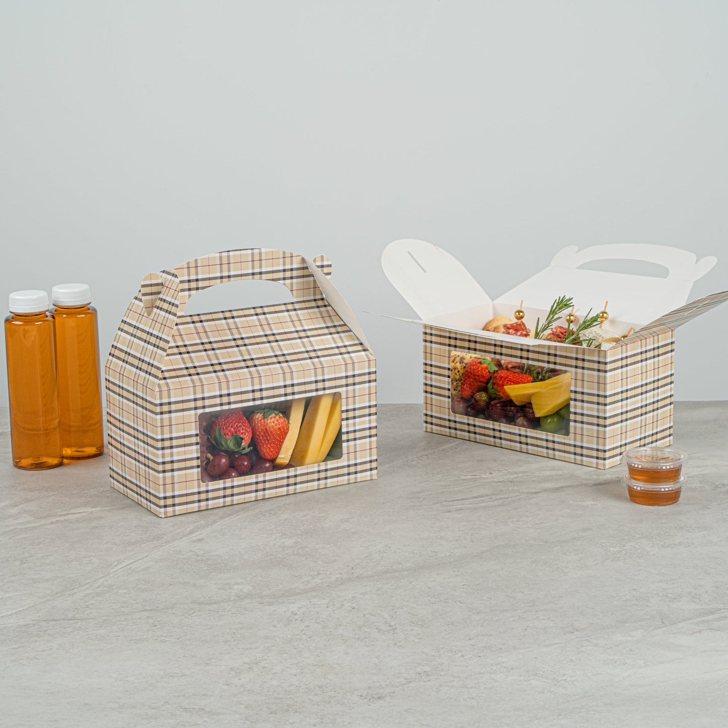 Bio Tek Plaid Paper Gable Box / Take Out Container - with Window - 9 1/2" x 5" x 5" - 25 count box