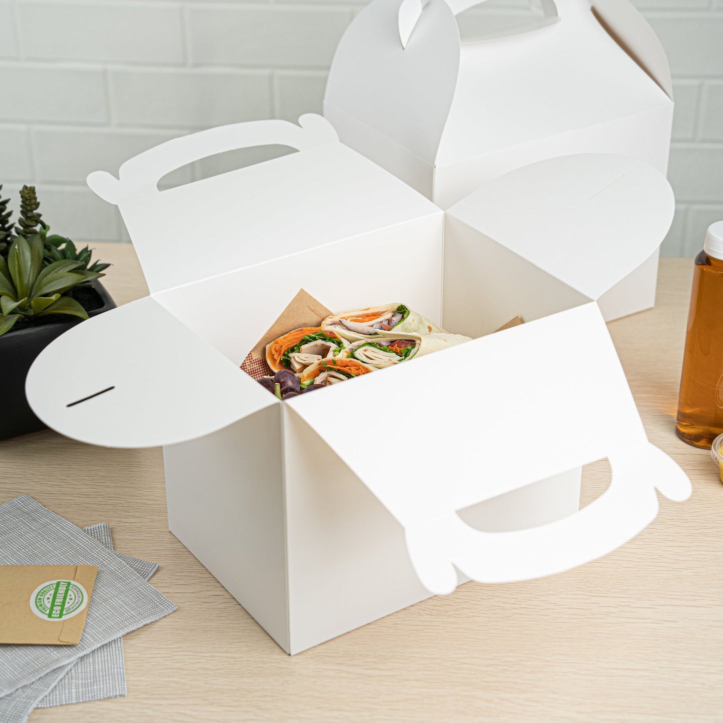 Bio Tek White Paper Gable Box / Take Out Container - Greaseproof - 10" x 7" x 8" - 25 count box