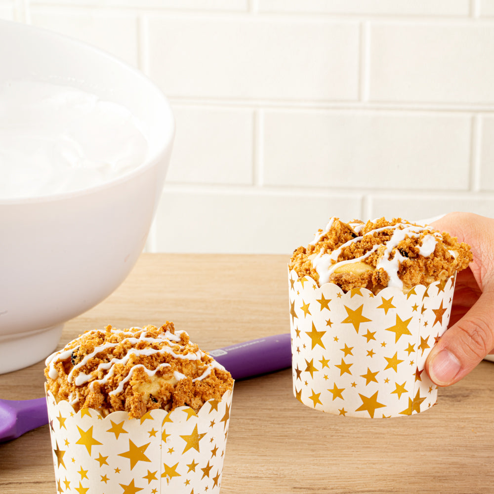 Panificio 4.5 oz White Paper Scalloped Baking Cup - Gold Stars - 2 3/4" x 2 3/4" x 2" - 50 count box