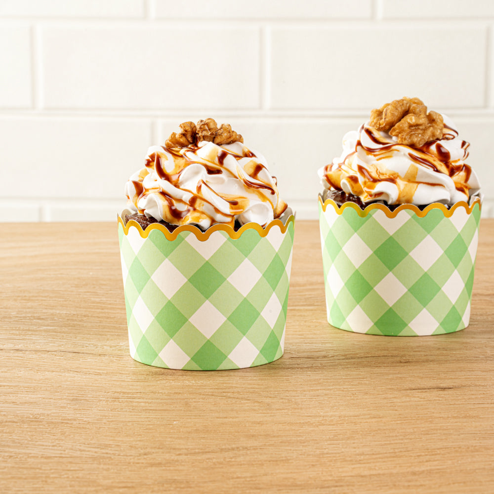 Panificio 4.5 oz Green Plaid Paper Scalloped Baking Cup - Gold Rim - 2 3/4" x 2 3/4" x 2" - 50 count box