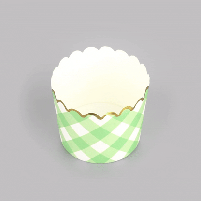 Panificio 4.5 oz Green Plaid Paper Scalloped Baking Cup - Gold Rim - 2 3/4" x 2 3/4" x 2" - 500 count box