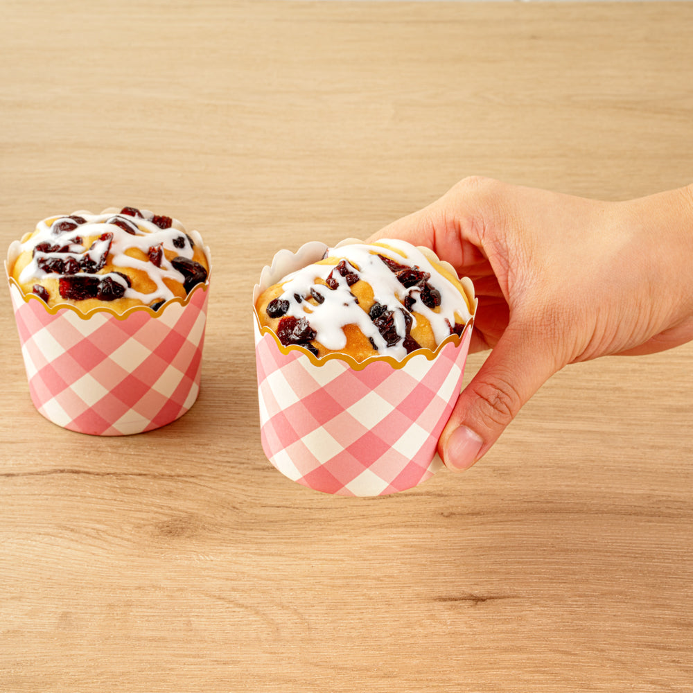 Panificio 4.5 oz Pink Plaid Paper Scalloped Baking Cup - Gold Rim - 2 3/4" x 2 3/4" x 2" - 50 count box