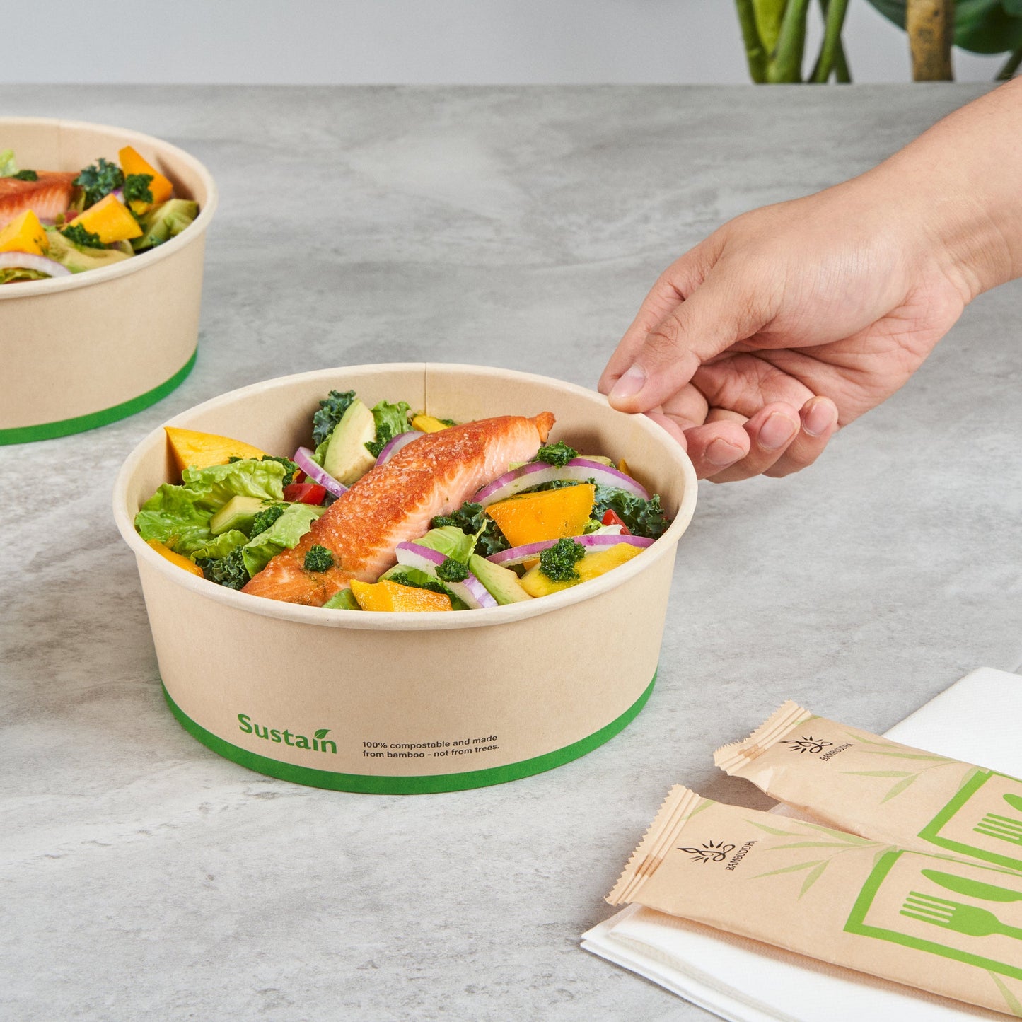 Sustain 44 oz Round Bamboo Paper Salad Container - with PLA Lining, Compostable - 7 1/4" x 7 1/4" x 2 1/2" - 200 count box