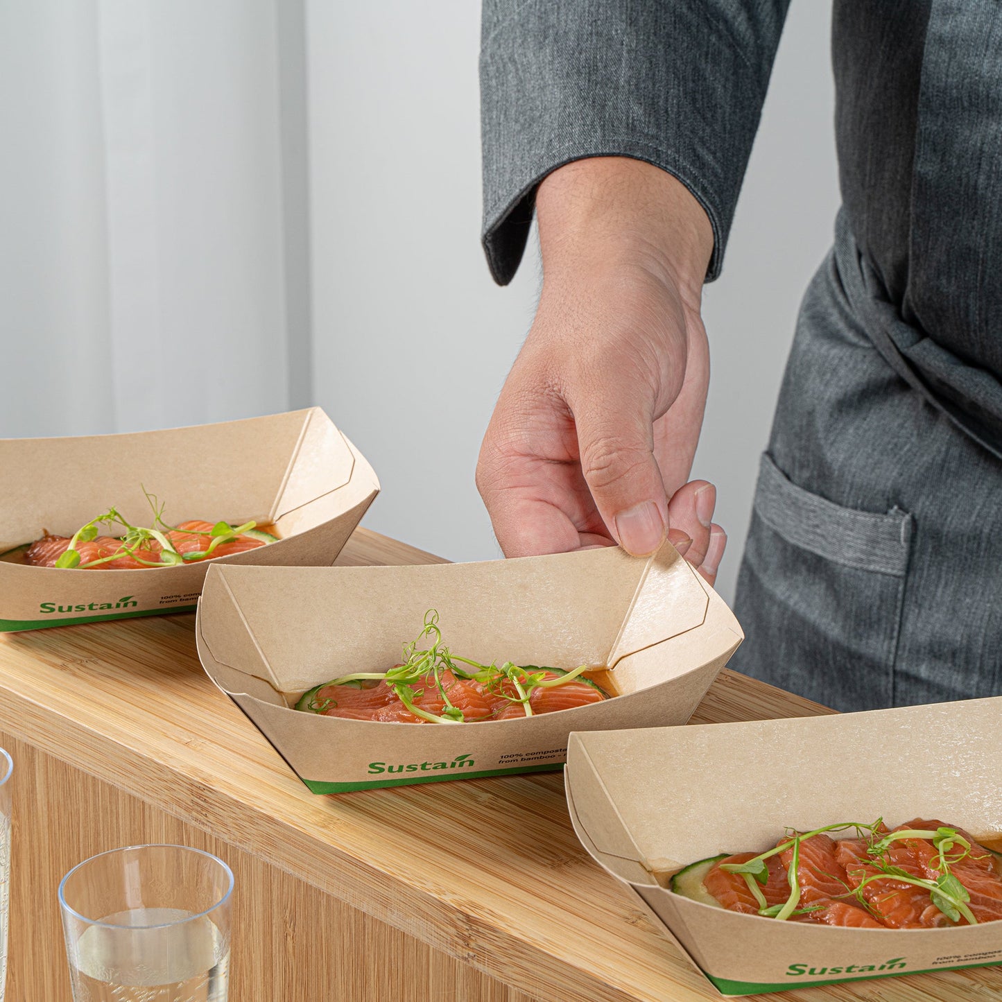 Sustain 1/2 lb Bamboo Paper #50 Food Tray / Boat - with PLA Lining, Compostable - 4 1/4" x 2 3/4" x 1 1/2" - 400 count box