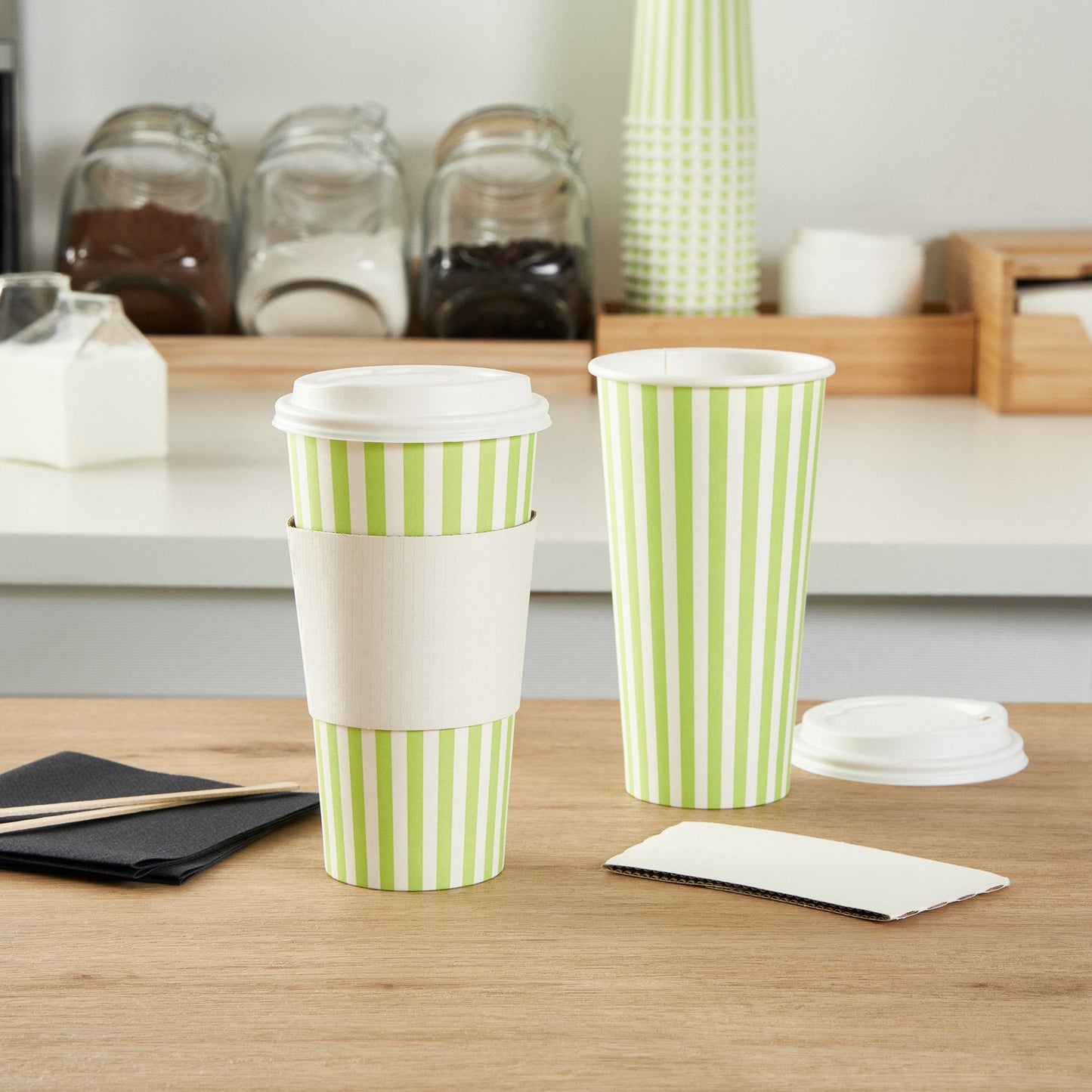 Restpresso 20 oz Green and White Stripe Paper Single Wall Coffee Cup - with White Lid - 3 1/2"x 3 1/2"x 6 1/2" - 400 count box