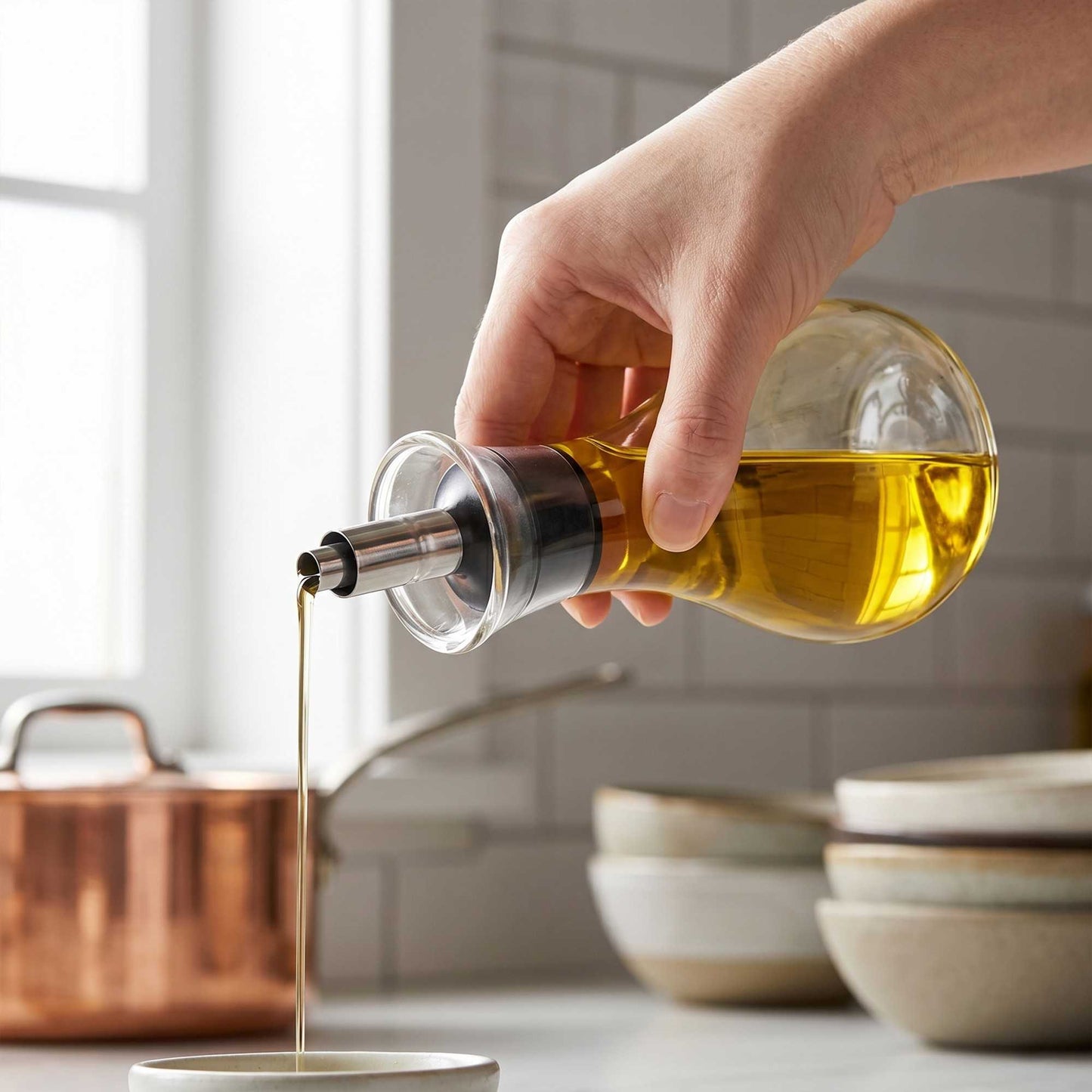 Forma Professional 8 oz Glass Oil Bottle - Borosilicate - 4" x 4" x 6" - 1 count box