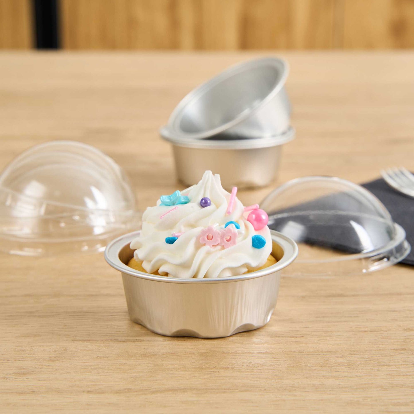 Pastry Tek 2 oz Round Silver Aluminum Baking Cup - with Plastic Dome Lid - 2 3/4" x 2 3/4" x 1" - 100 count box