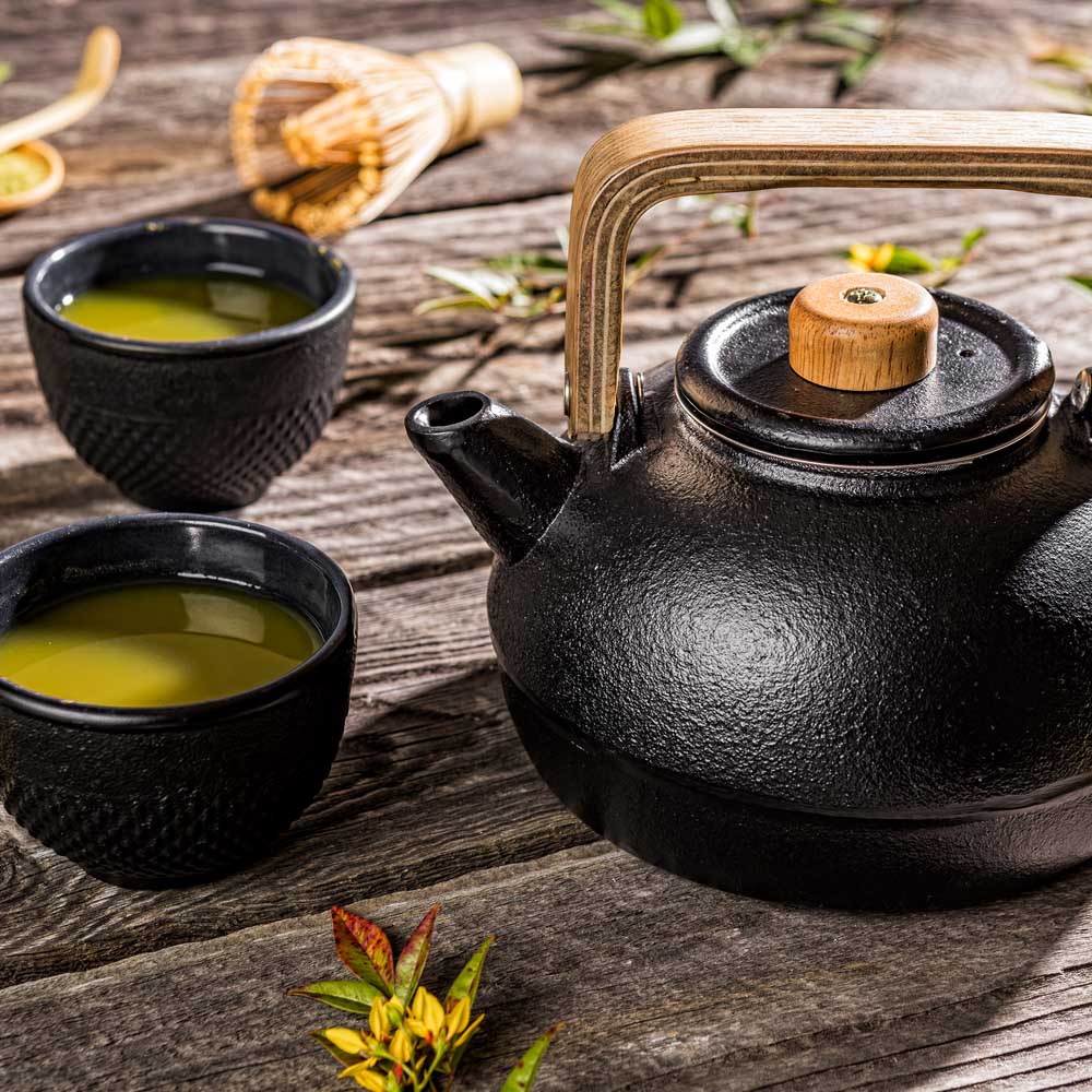 Tetsubin 30 oz Black Cast Iron Osaka Teapot - Wooden Handle and Knob - 7 1/2" x 5 1/2" x 4 1/4" - 1 count box