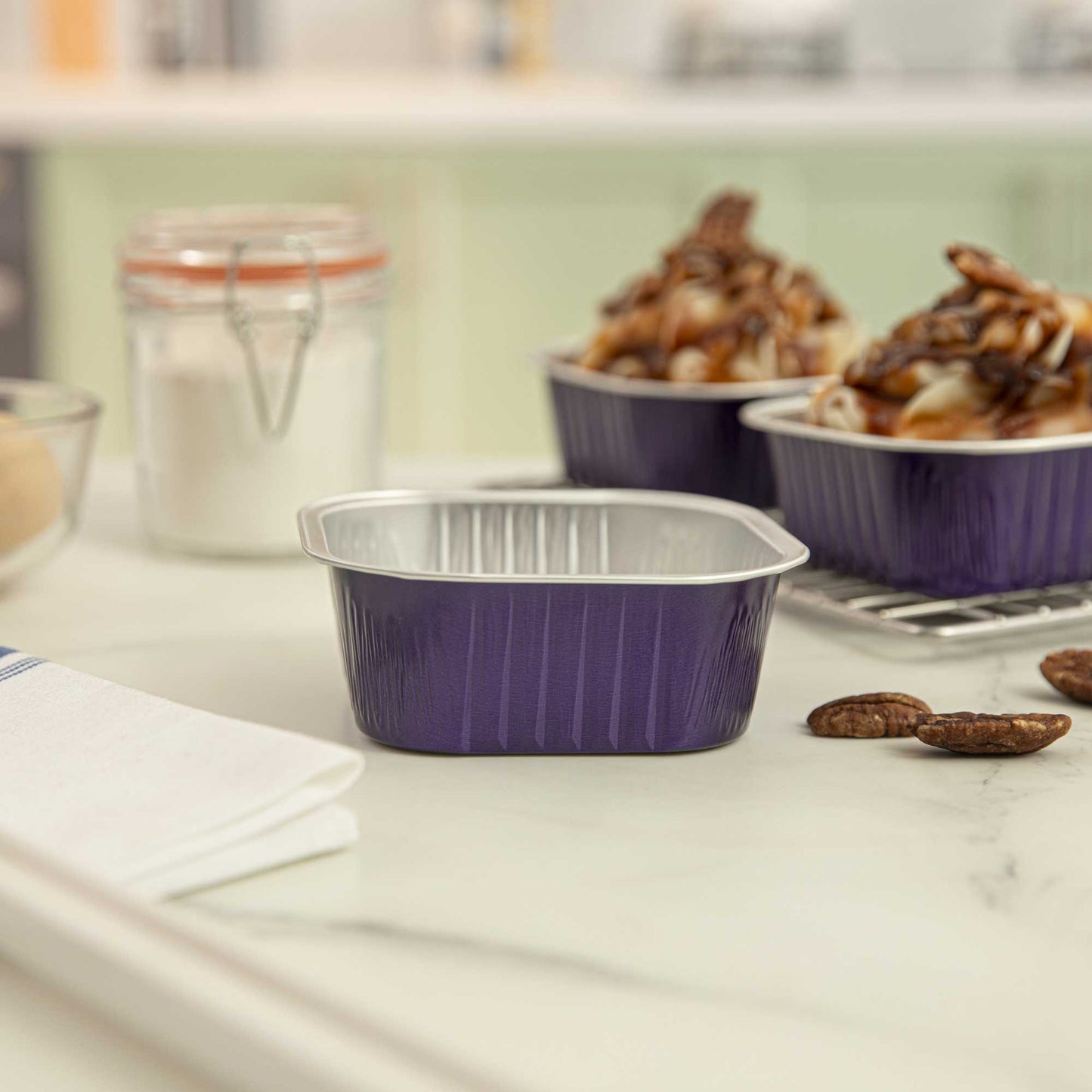 Foil Lux 10 oz Square Purple Aluminum Baking Cup - 4 1/4" x 4 1/4" x 1 1/2" - 100 count box