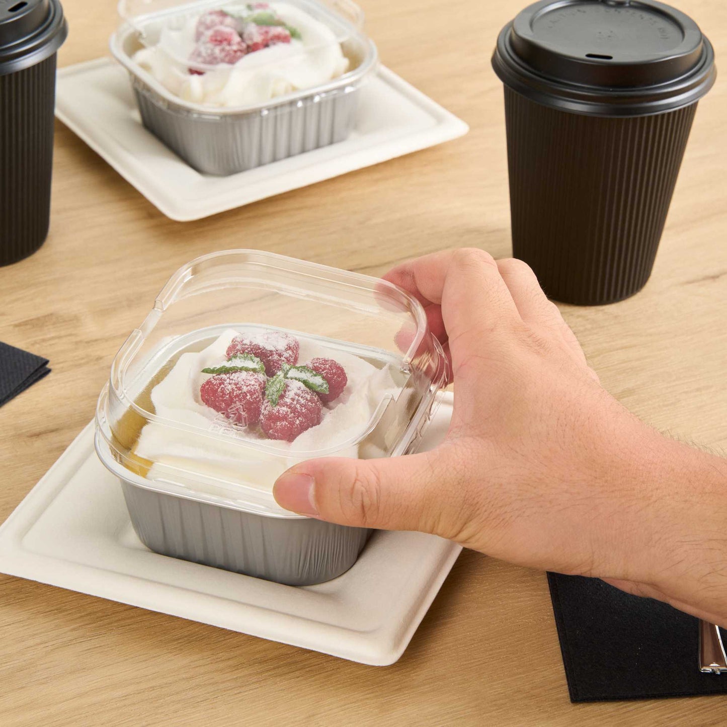 Foil Lux Square Clear Plastic Dome Lid - Fits 10 oz Aluminum Baking Cup - 4 1/2" x 4 1/2" x 1" - 100 count box