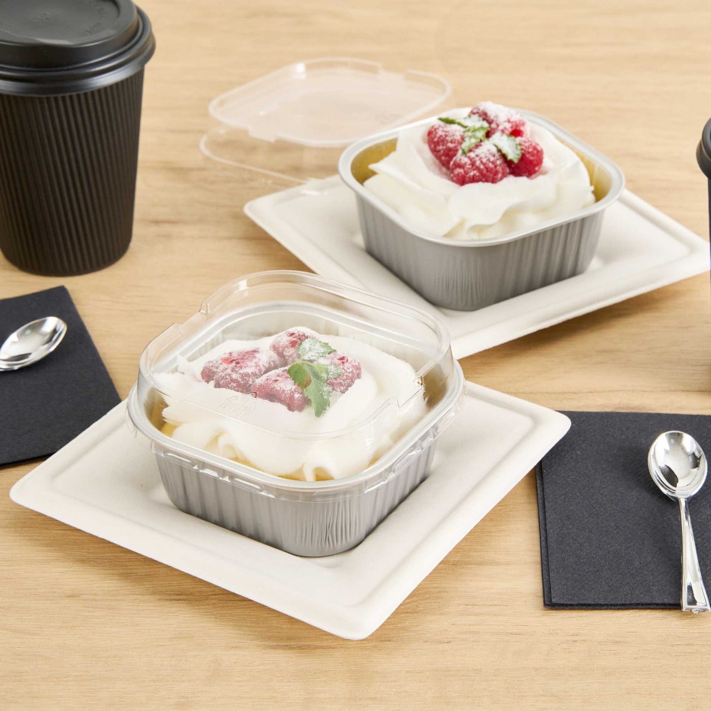 Foil Lux Square Clear Plastic Dome Lid - Fits 10 oz Aluminum Baking Cup - 4 1/2" x 4 1/2" x 1" - 100 count box