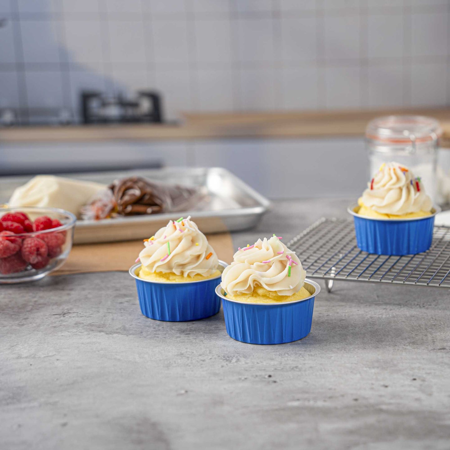 Foil Lux 4 oz Round Blue Aluminum Baking Cup - Lids Available - 3 1/4" x 3 1/4" x 1 1/2" - 100 count box