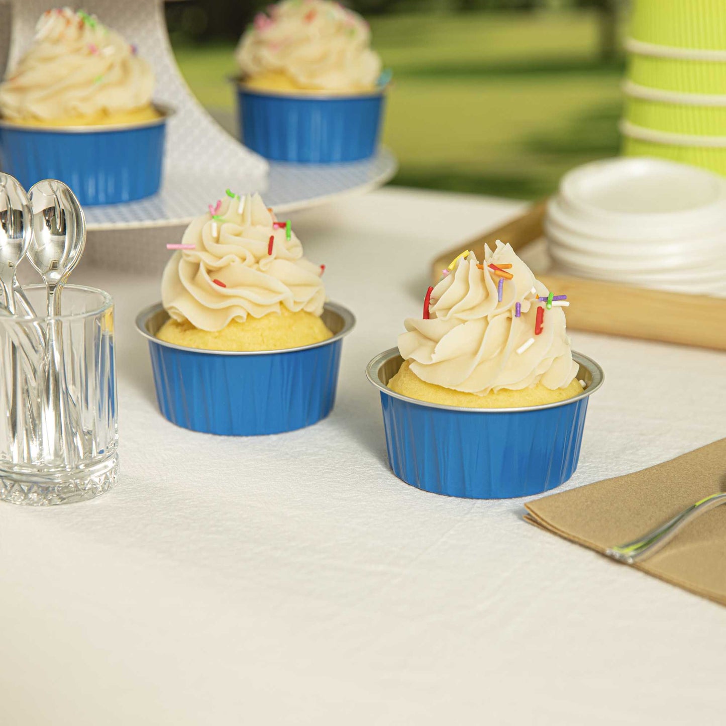 Foil Lux 4 oz Round Blue Aluminum Baking Cup - Lids Available - 3 1/4" x 3 1/4" x 1 1/2" - 100 count box