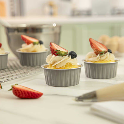 Foil Lux 4 oz Round Gray Aluminum Baking Cup - Lids Available - 3 1/4" x 3 1/4" x 1 1/2" - 100 count box