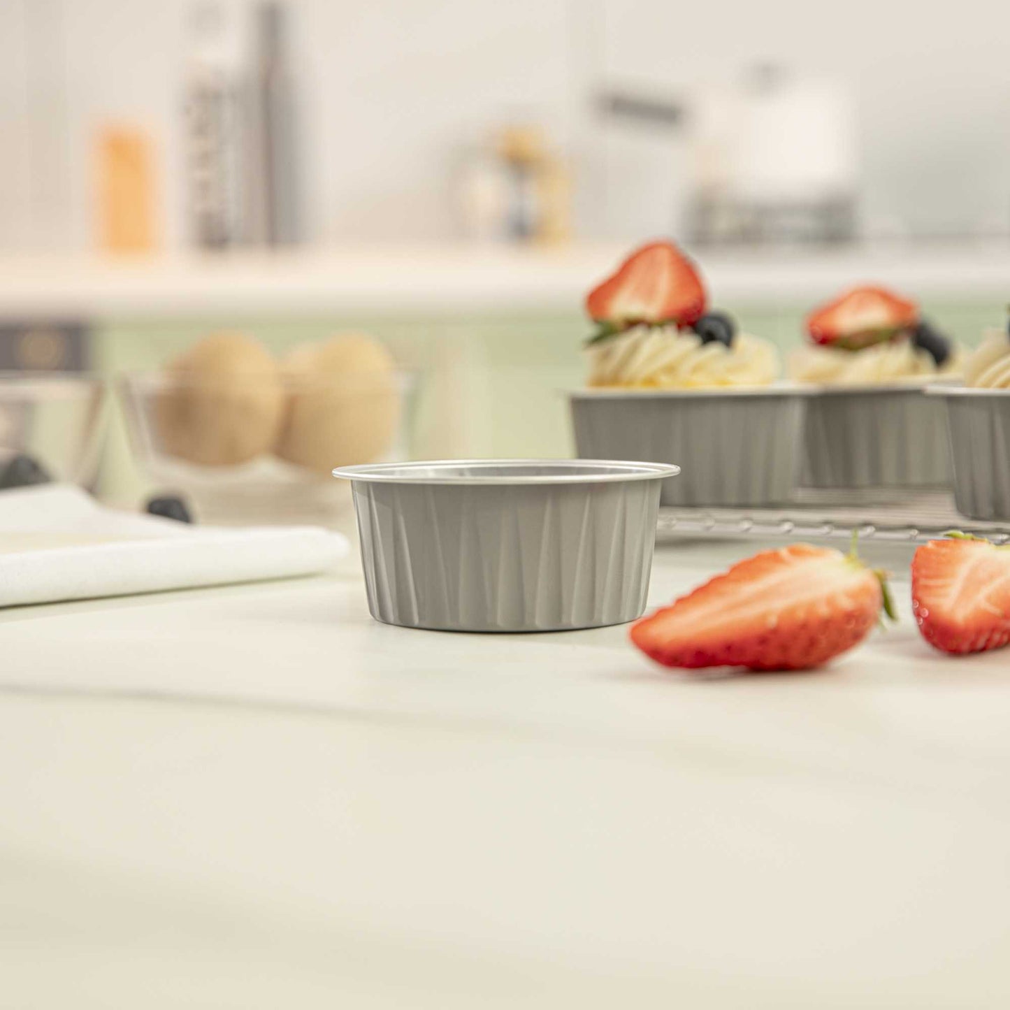Foil Lux 4 oz Round Gray Aluminum Baking Cup - Lids Available - 3 1/4" x 3 1/4" x 1 1/2" - 100 count box