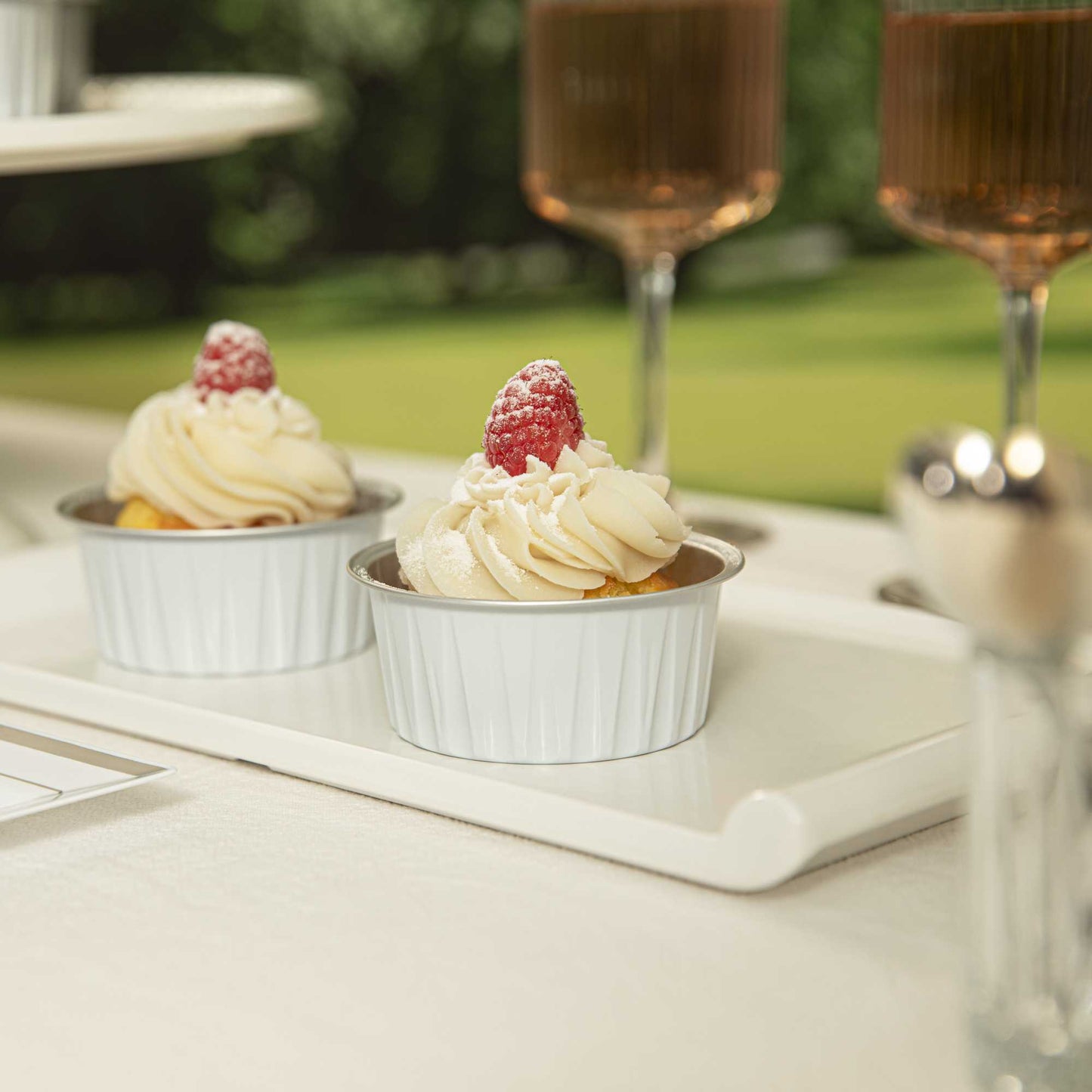 Foil Lux 4 oz Round White Aluminum Baking Cup - Lids Available - 3 1/4" x 3 1/4" x 1 1/2" - 100 count box