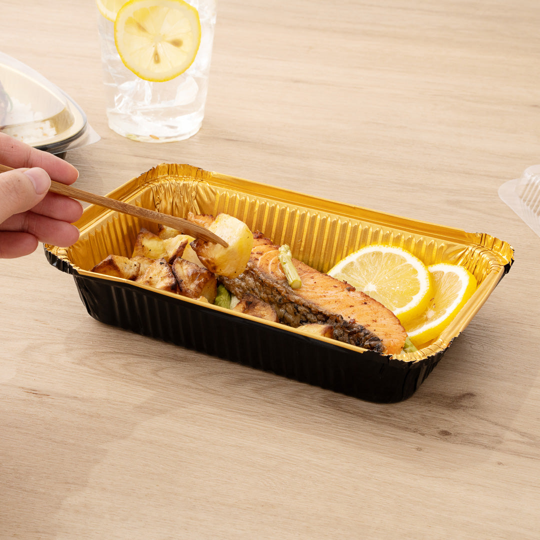 Foil Lux 27 oz Rectangle Black and Gold Aluminum Container - 8 1/4" x 5 3/4" x 1 1/2" - 200 count box