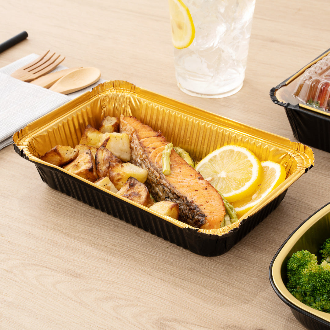 Foil Lux 27 oz Rectangle Black and Gold Aluminum Container - 8 1/4" x 5 3/4" x 1 1/2" - 200 count box