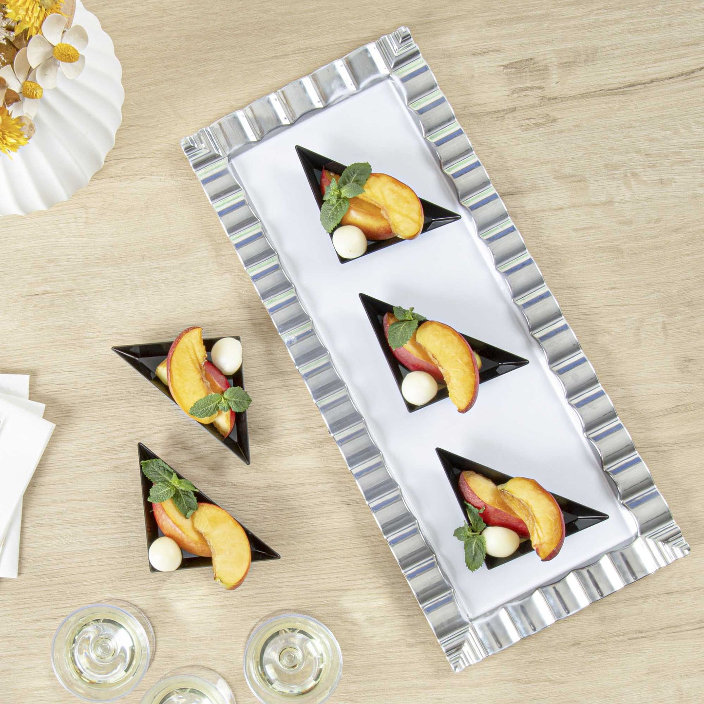 Mini Serve Black Plastic Mini Triangolo Appetizer Plate - 4" x 2" - 100 count box