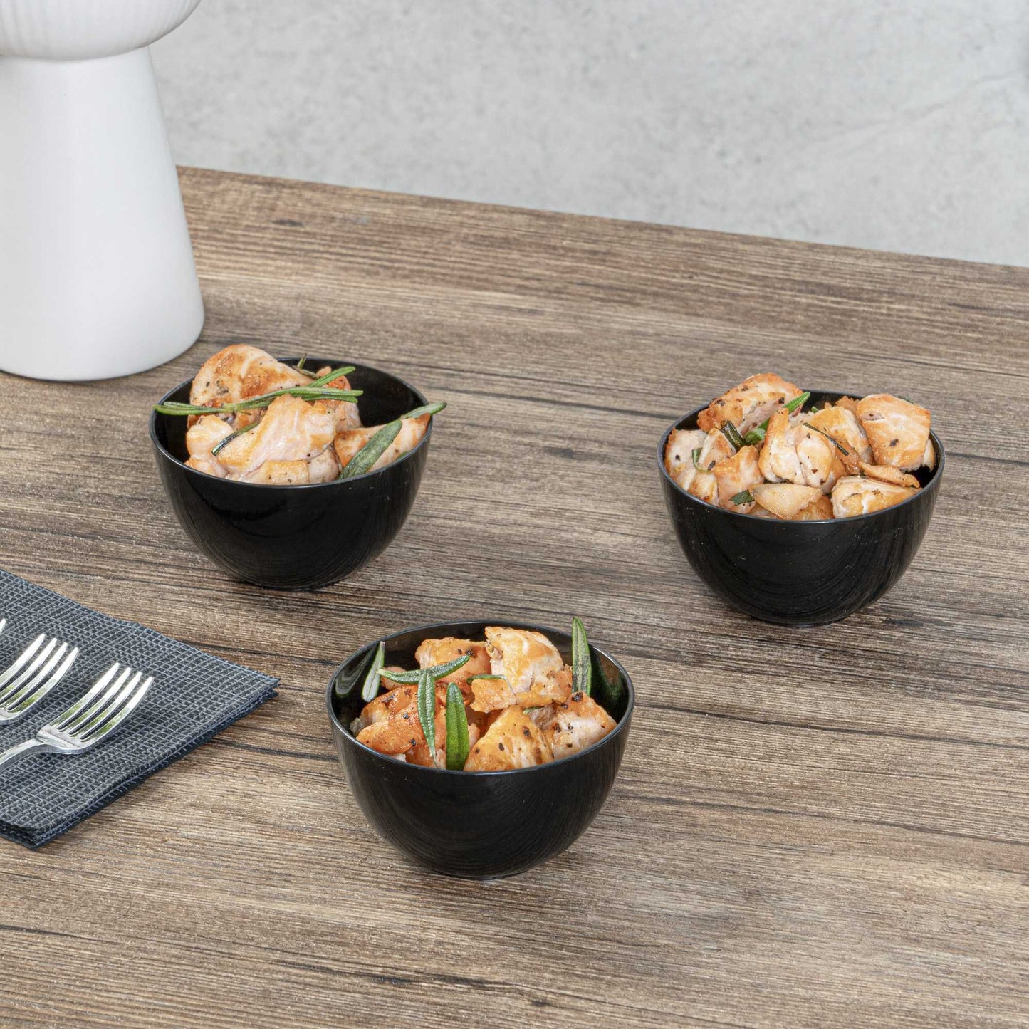 Mini Serve 4 oz Round Black Plastic Bodega Cup - 3" x 3" x 1 3/4" - 20 count box