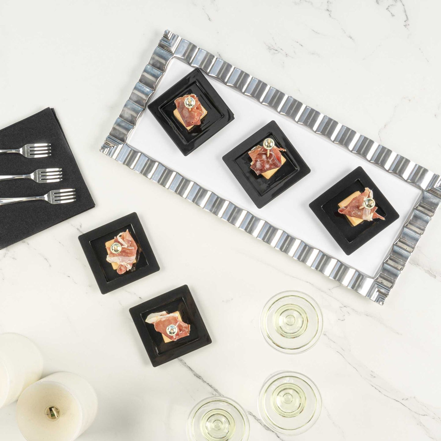 Mini Serve Square Black Plastic Mini Edge Plate - 2 3/4" x 2 3/4" - 25 count box