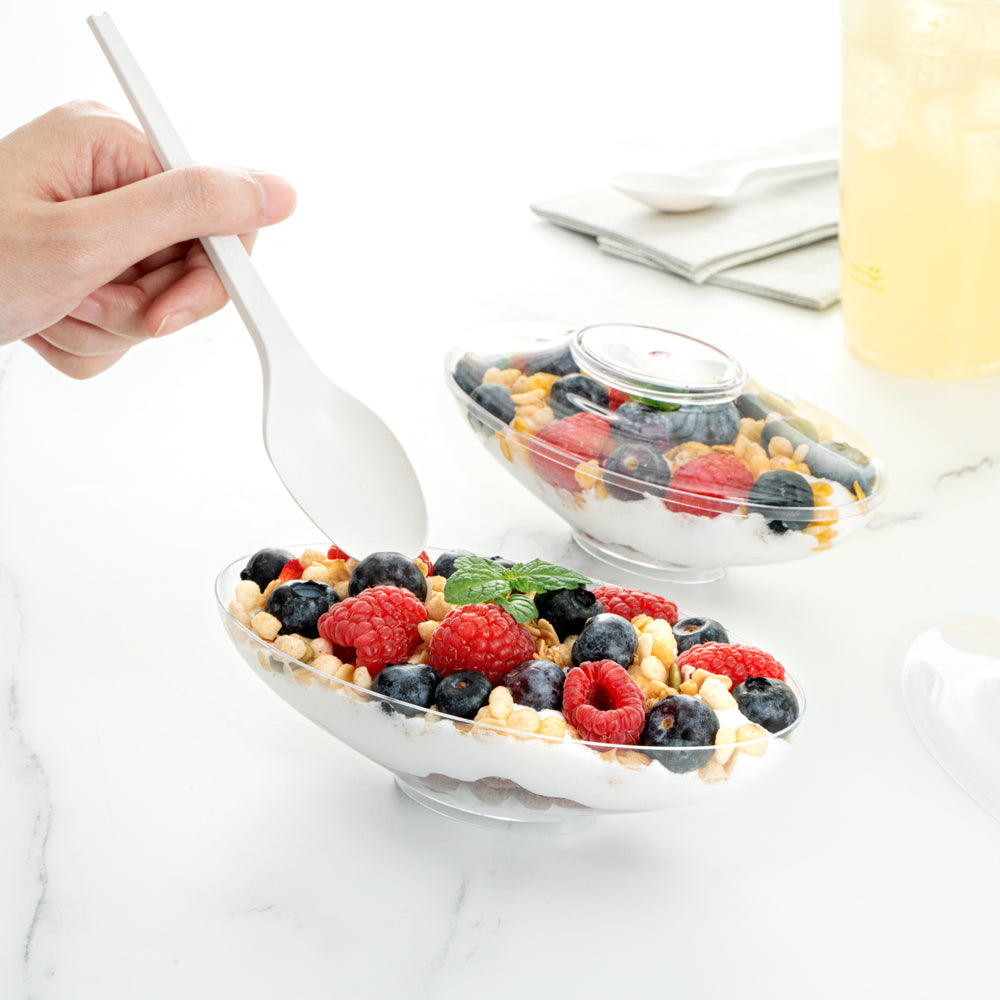 Mini Serve 6 oz Oval Clear Plastic Deli Cup - Stackable, with Lid - 5 1/2" x 3 1/4" x 2 1/2" - 100 count box