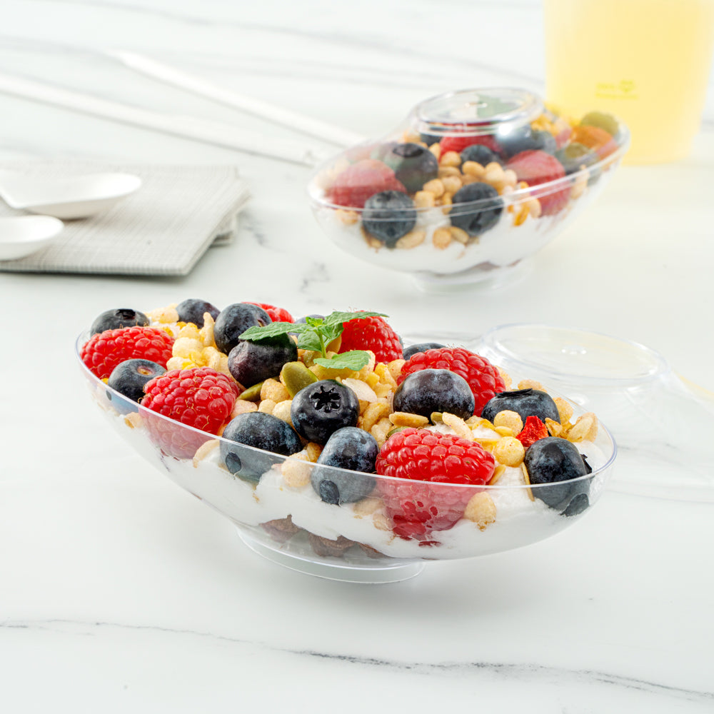 Mini Serve 6 oz Oval Clear Plastic Deli Cup - Stackable, with Lid - 5 1/2" x 3 1/4" x 2 1/2" - 100 count box