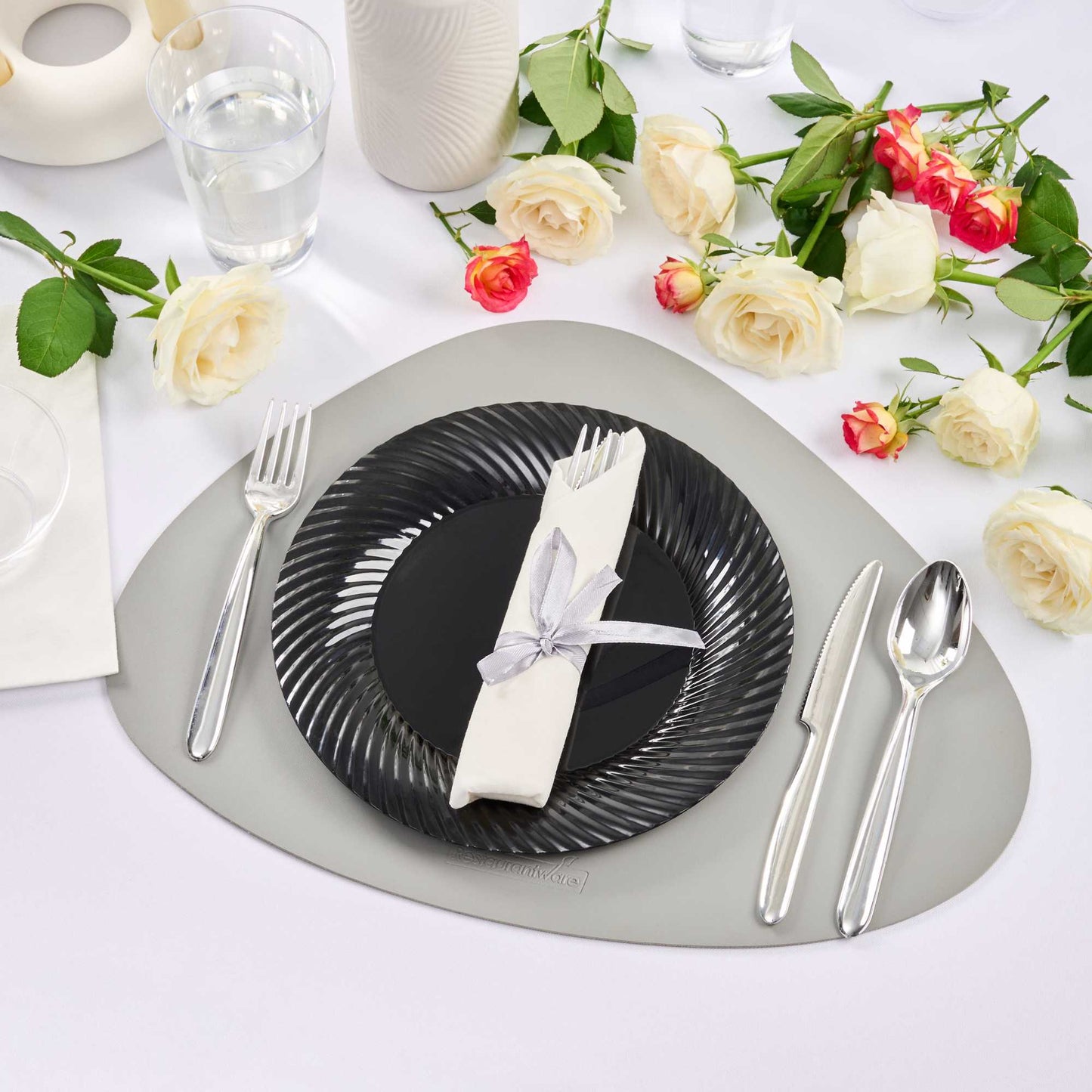 Moderna Silver Plastic Cutlery Set - with White Napkin, Silver Ribbon - 7 1/4" x 2" x 1 3/4" - 100 count box