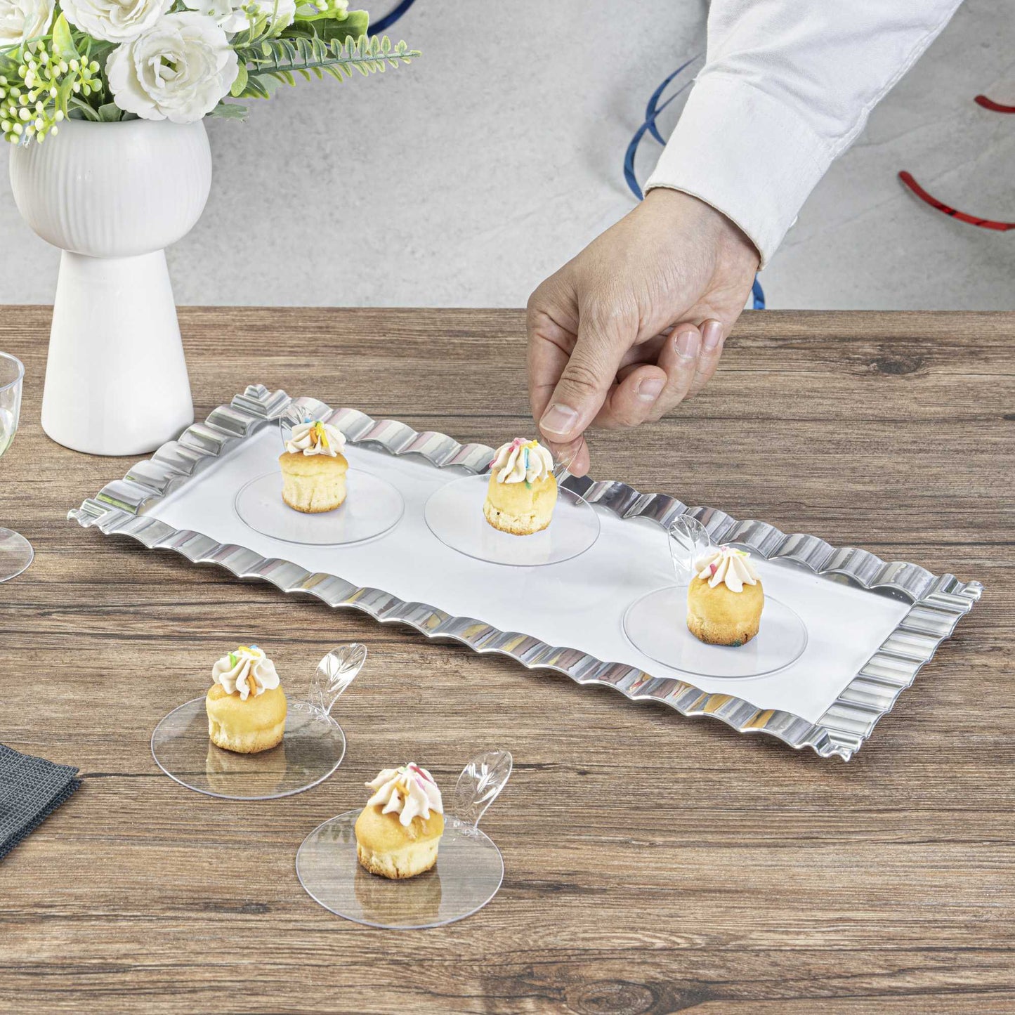 Pastry Tek Round Clear Plastic Pastry Pallet - 3" x 3" x 1" - 25 count box