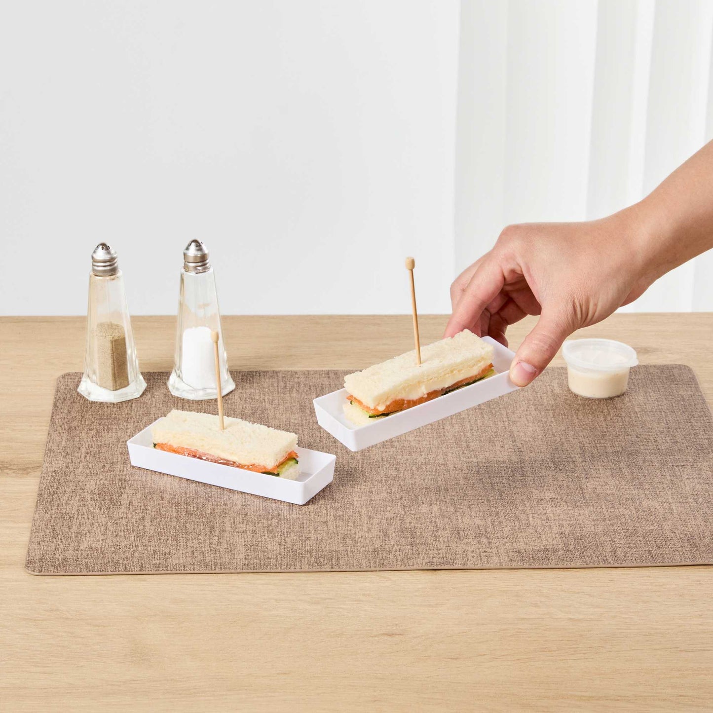 Mini Serve Rectangle White Plastic Modern Plate - 5 1/4" x 1 3/4" x 3/4" - 100 count box