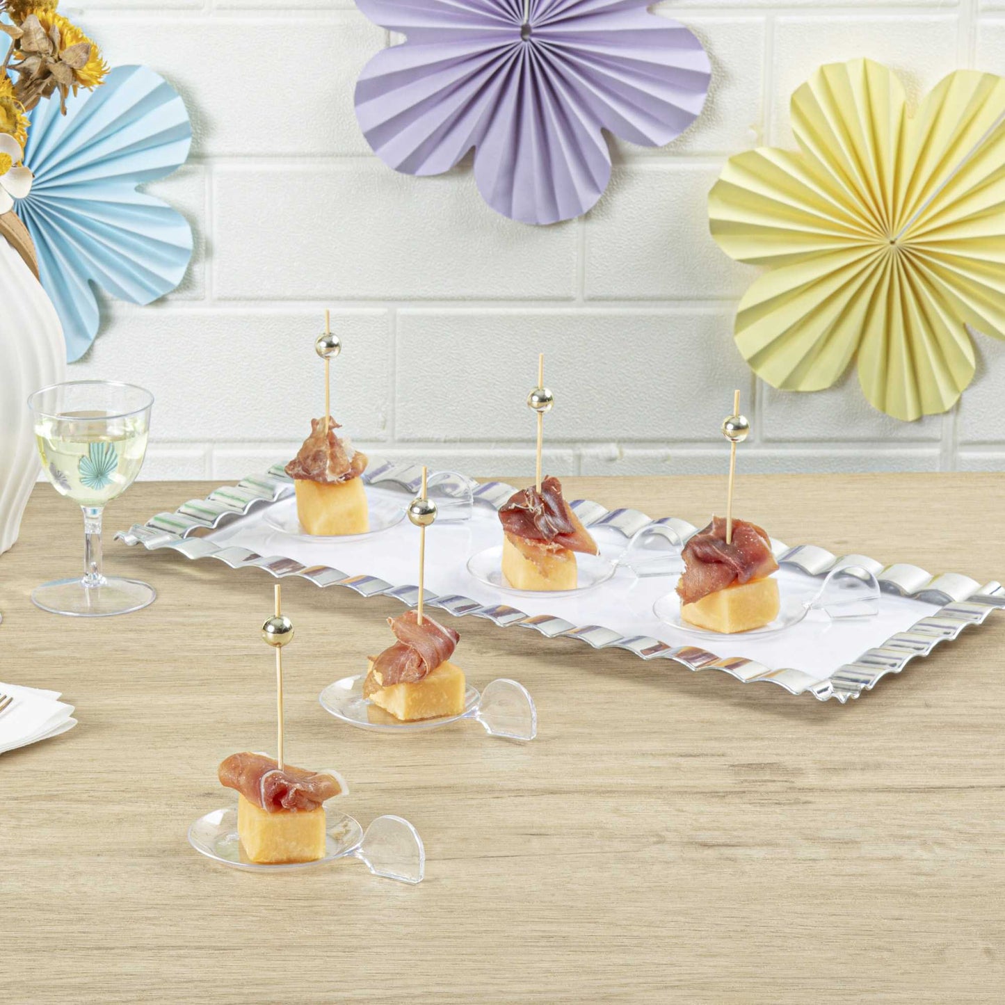 Mini Serve Fish Clear Plastic Tasting Plate - 3 3/4" x 2 1/2" x 1" - 100 count box