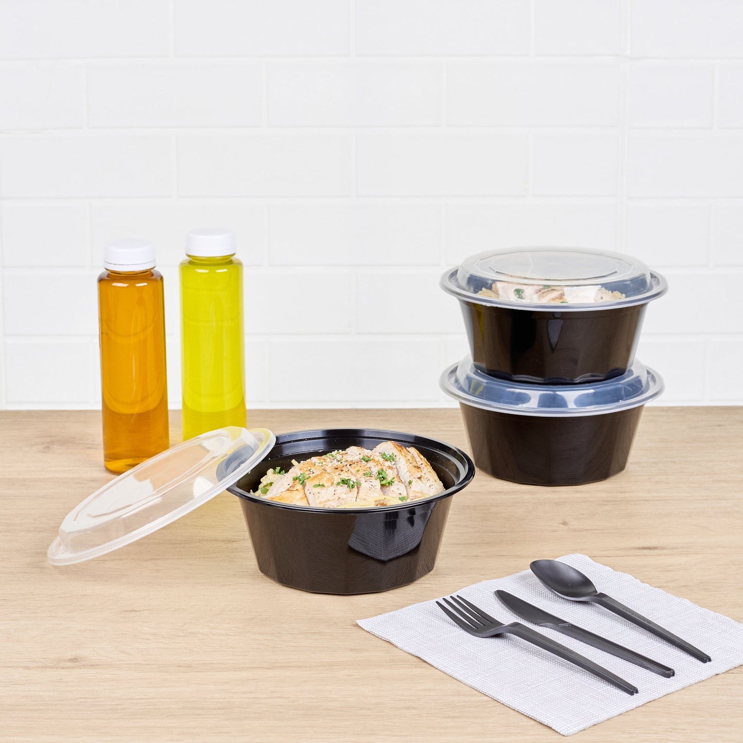 Asporto 32 oz Round Black Plastic To Go Box - with Clear Lid, Microwavable - 7 1/4" x 7 1/4" x 3" - 100 count box