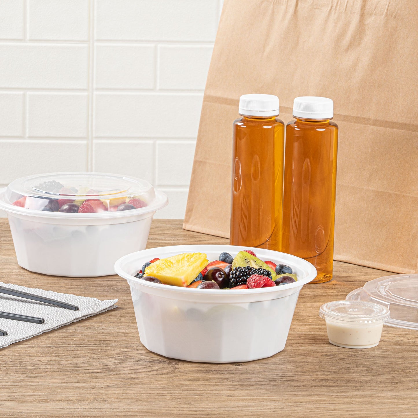 Asporto 32 oz Round White Plastic To Go Box - with Clear Lid, Microwavable - 7 1/4" x 7 1/4" x 3" - 100 count box