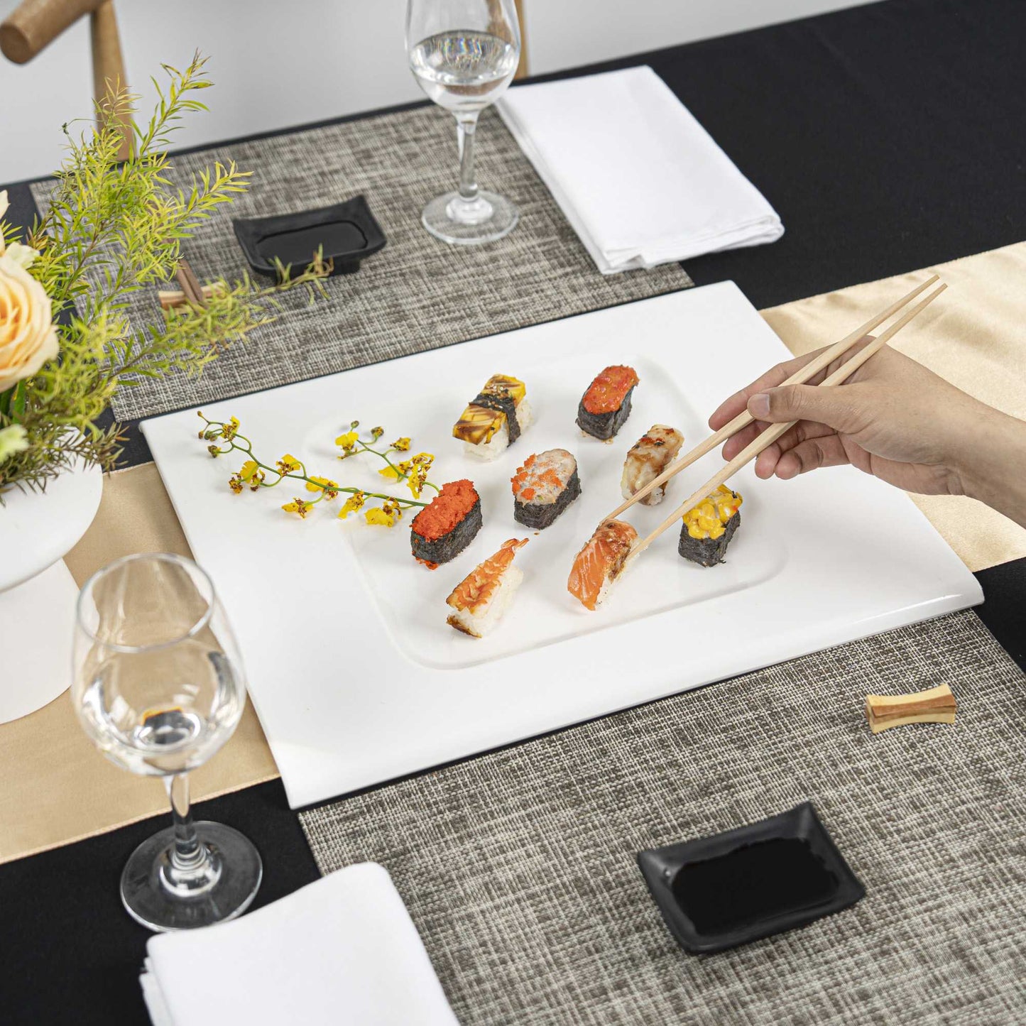 Voga Rectangle White Melamine Tray - 16 1/2" x 13 1/2" x 1/2" - 2 count box