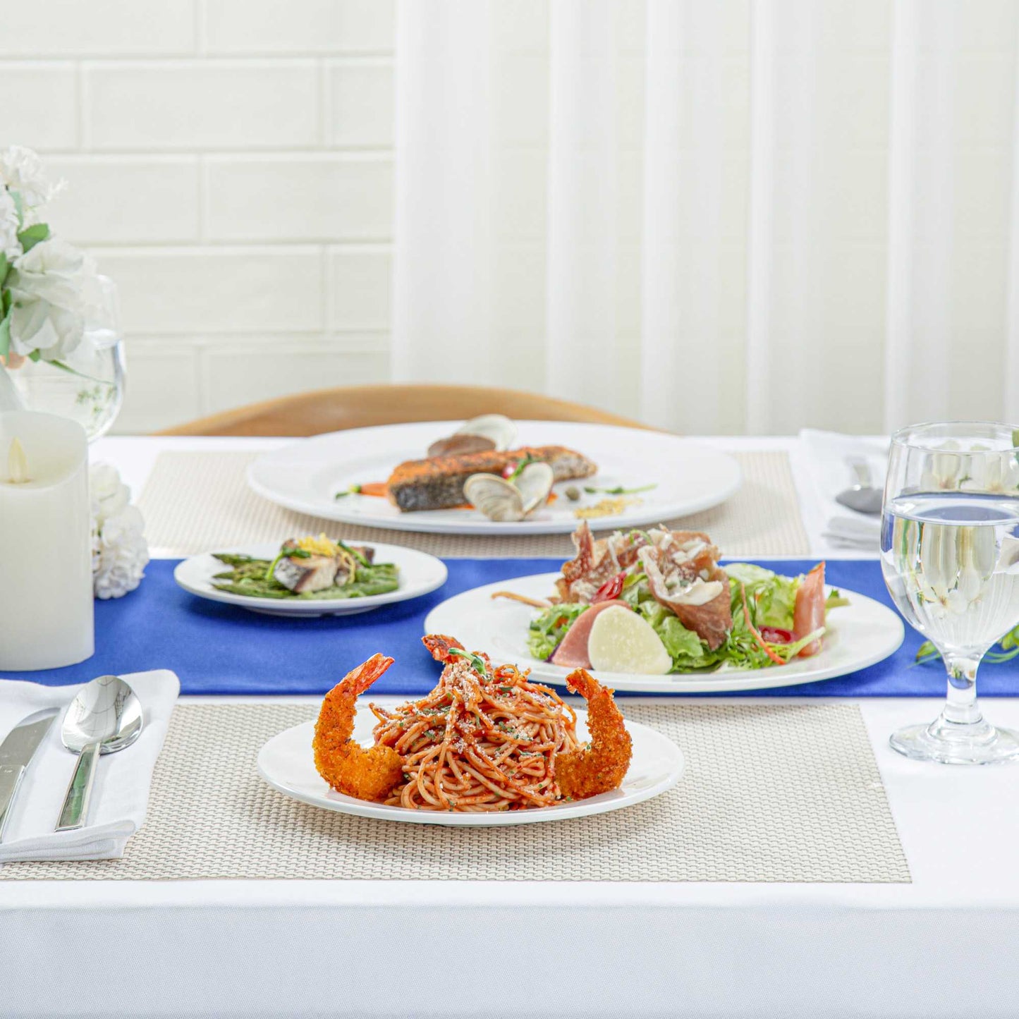 Voga Round White Melamine Medium Plate - Classic, Rimmed - 8" x 8" x 1/2" - 10 count box