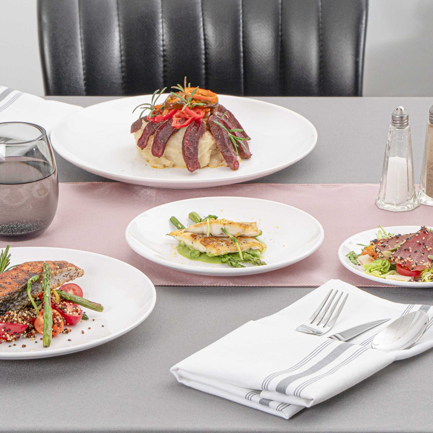 Voga Round White Melamine Medium Plate - Classic, Rimless - 8" x 8" x 1" - 10 count box