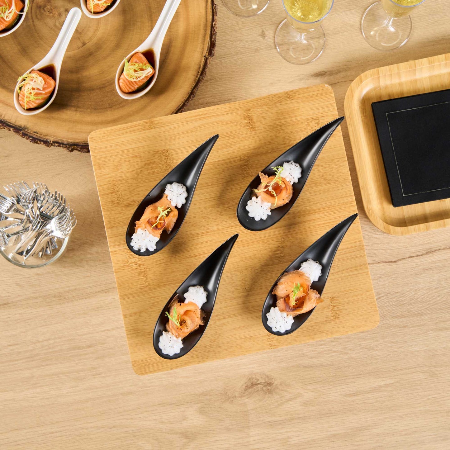 Voga Teardrop Black Melamine Tasting Spoon - Japonais, Moderna - 4 1/4" x 1 3/4" x 1 3/4" - 10 count box