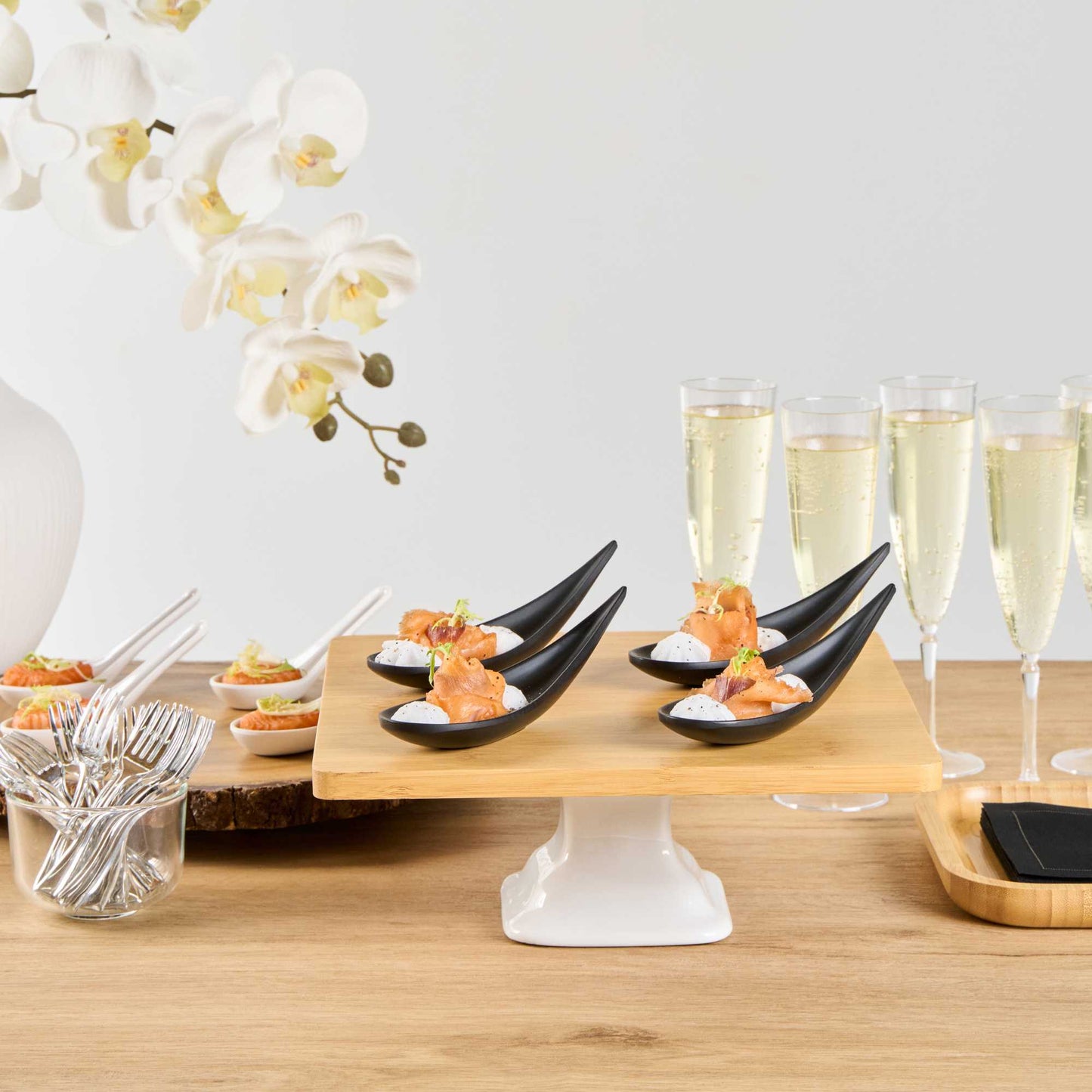 Voga Teardrop Black Melamine Tasting Spoon - Japonais, Moderna - 4 1/4" x 1 3/4" x 1 3/4" - 10 count box