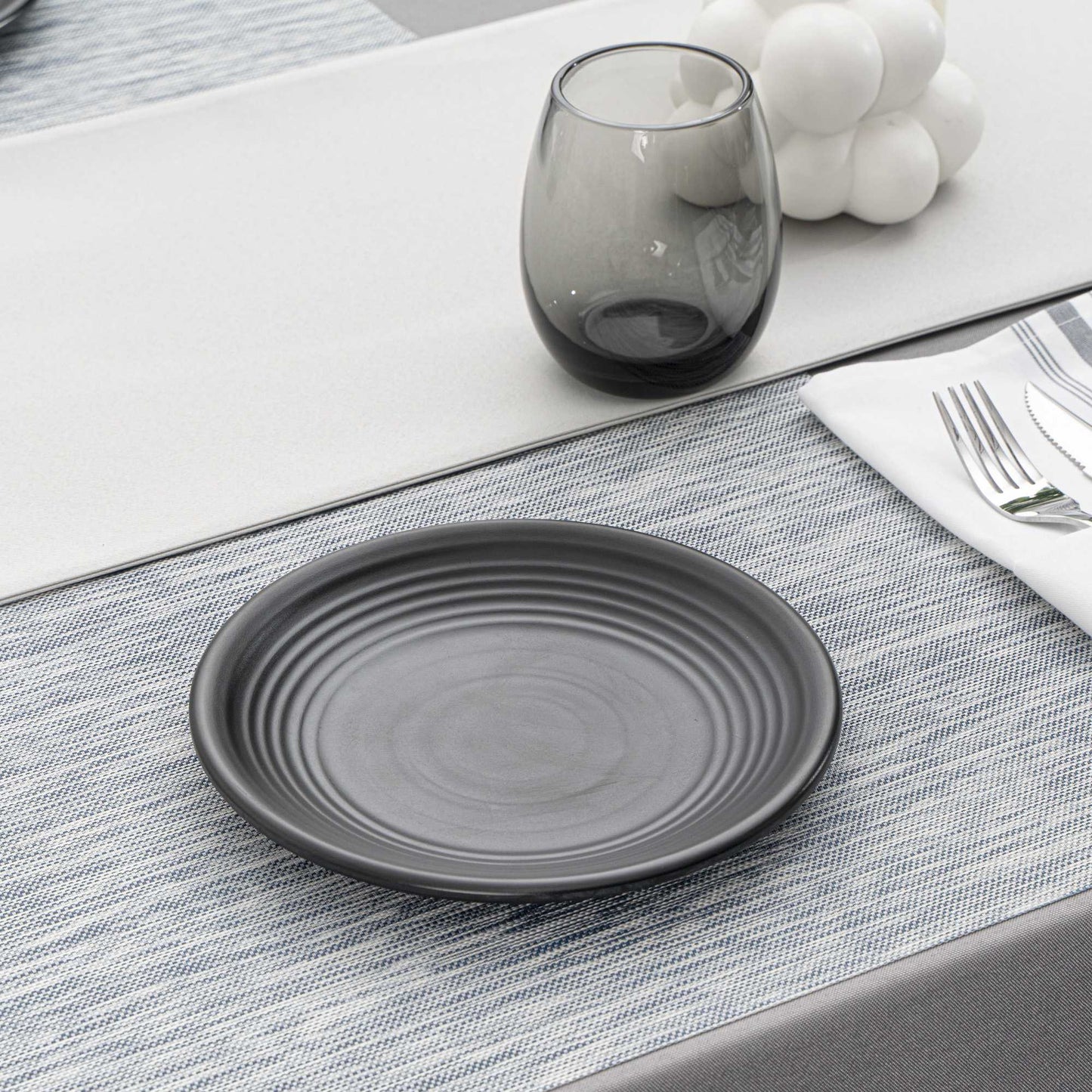 Voga Round Black Melamine Small Plate - Japonais, Black Stone - 8" x 8" x 1" - 10 count box