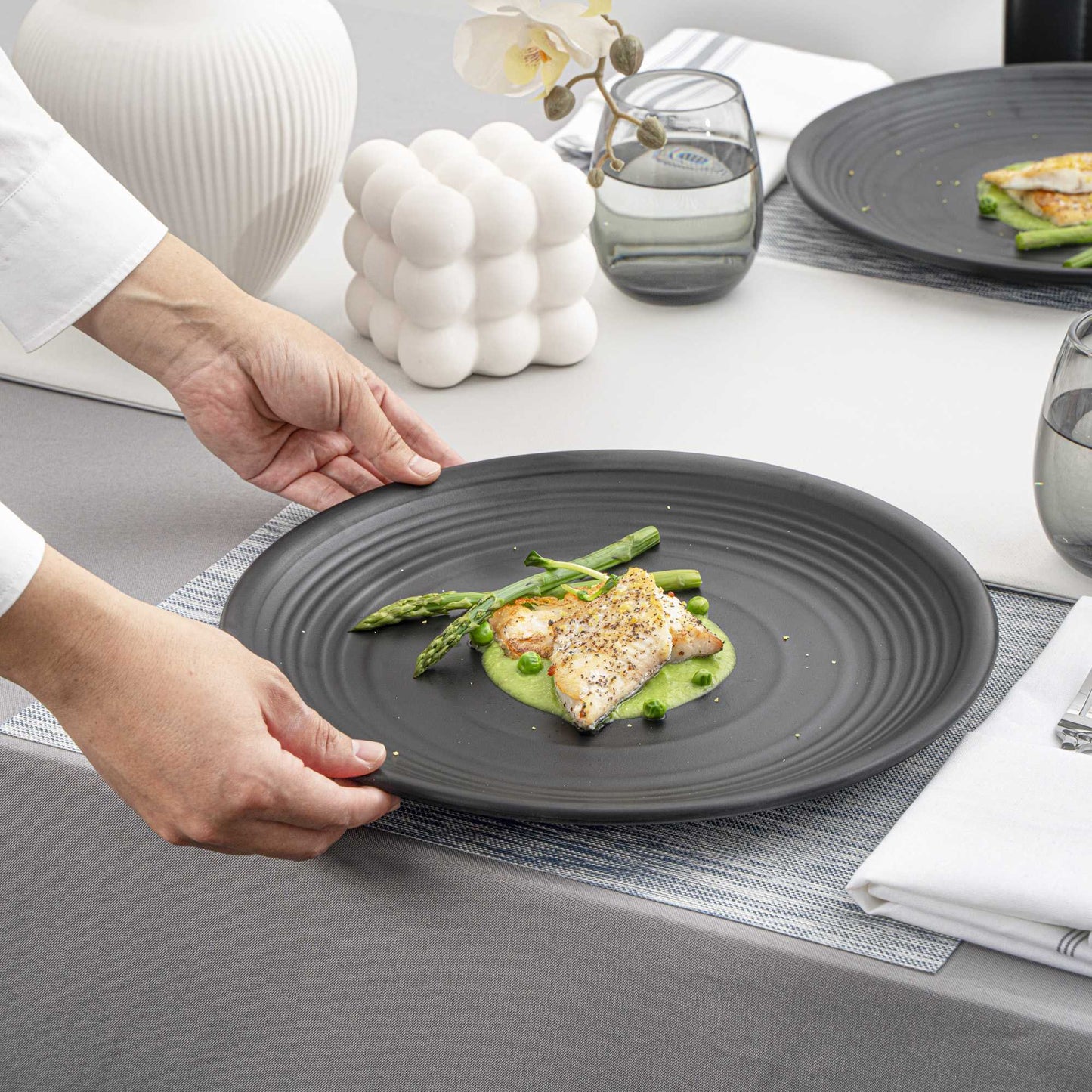 Voga Round Black Melamine Large Plate - Japonais, Black Stone - 12" x 12" x 1 1/4" - 10 count box