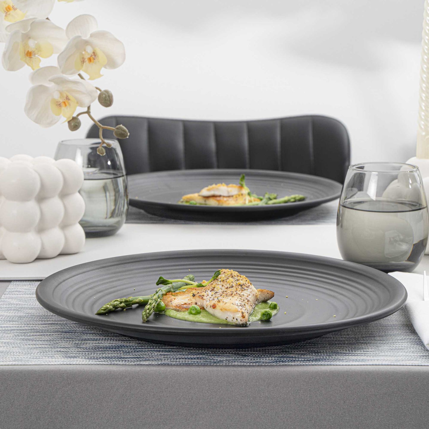 Voga Round Black Melamine Large Plate - Japonais, Black Stone - 12" x 12" x 1 1/4" - 10 count box