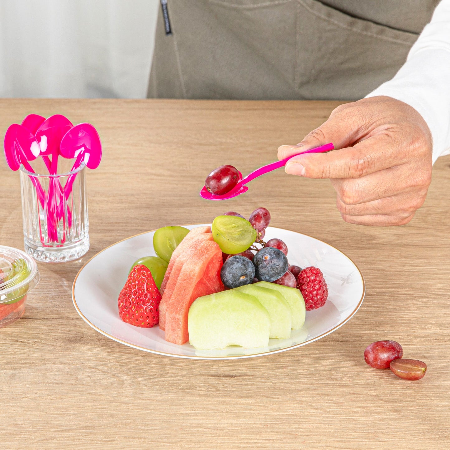 Coppetta Magenta Plastic Love Shovel Spoon - 3 1/2" x 1 1/4" - 500 count box