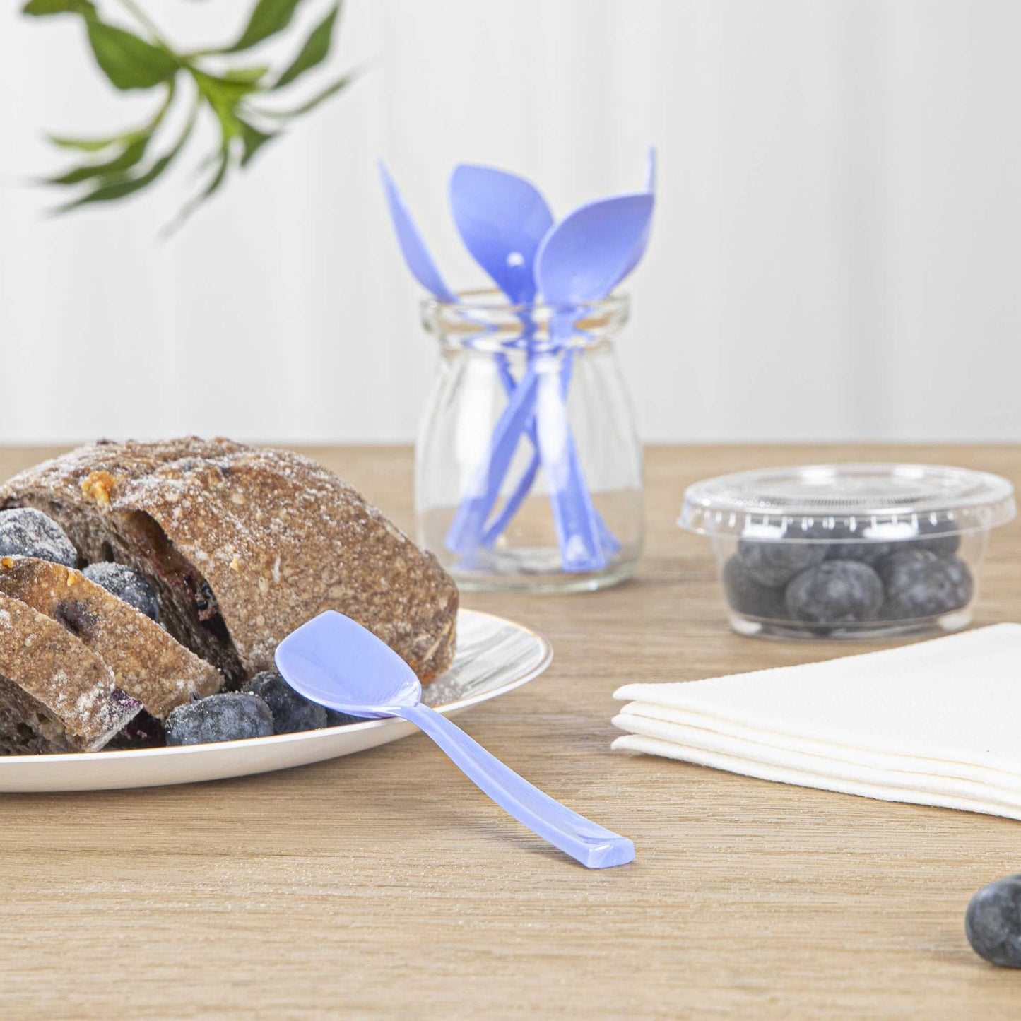 Coppetta Periwinkle Plastic Petal Spoon - 4 1/2" x 1" - 100 count box