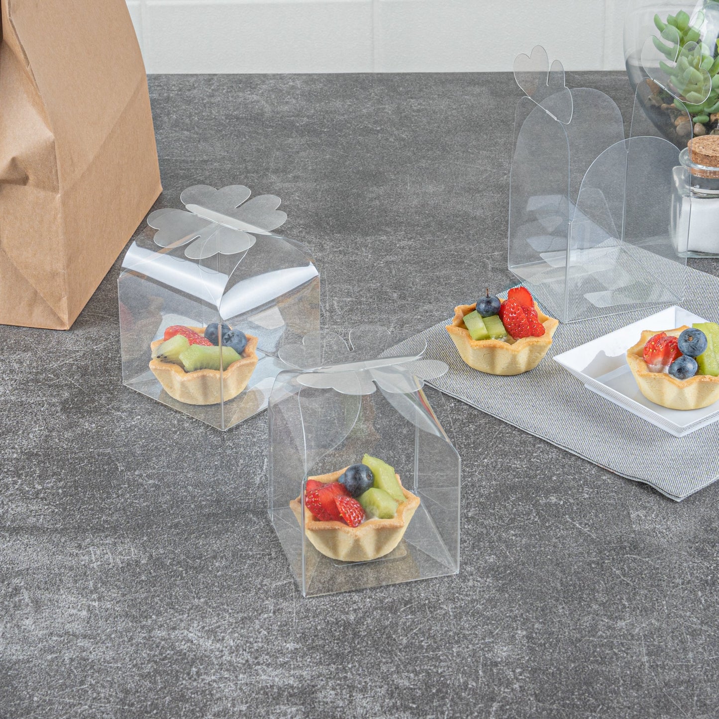 Sweet Vision Clear Plastic Gift Box - Clover Leaf Top - 2 3/4" x 2 3/4" x 2 1/2" - 100 count box