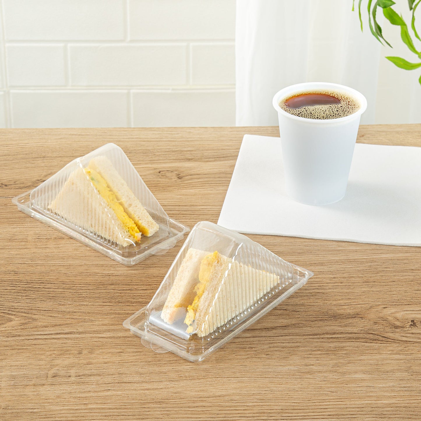 Thermo Tek 10 oz Triangle Clear Plastic Sandwich Container - with Lid - 6 1/4" x 3 1/4" x 3" - 100 count box