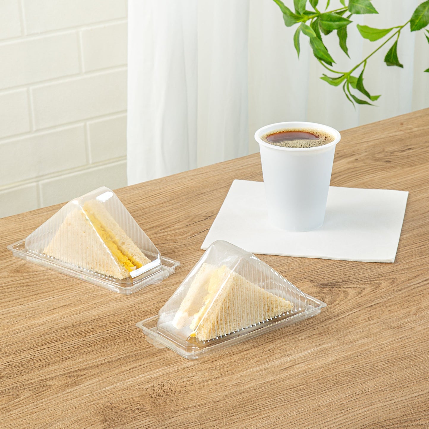 Thermo Tek 10 oz Triangle Clear Plastic Sandwich Container - with Lid - 6 1/4" x 3 1/4" x 3" - 100 count box