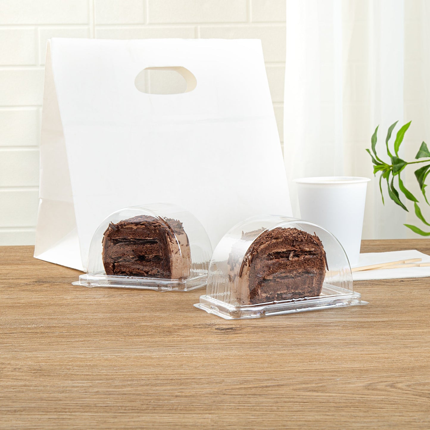 Thermo Tek 13 oz Semicircle Clear Plastic Swiss Roll Cake Box - with Lid - 5 1/2" x 3 1/2" x 3 1/4" - 100 count box