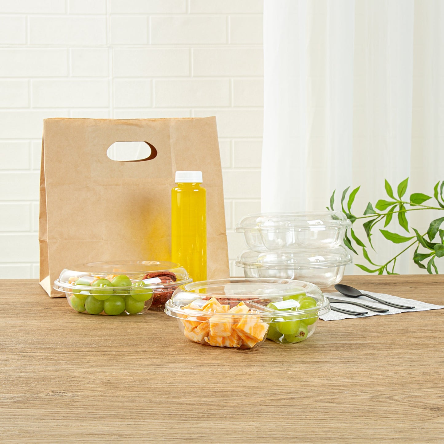 Thermo Tek Round Clear Plastic Serving Platter - with Lid, 3 Compartments - 7 1/2" x 7 1/2" x 2 1/2" - 100 count box